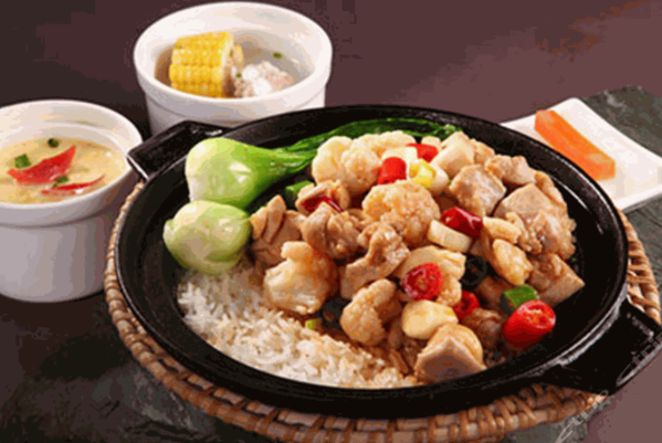 饭跑跑特色煲仔饭